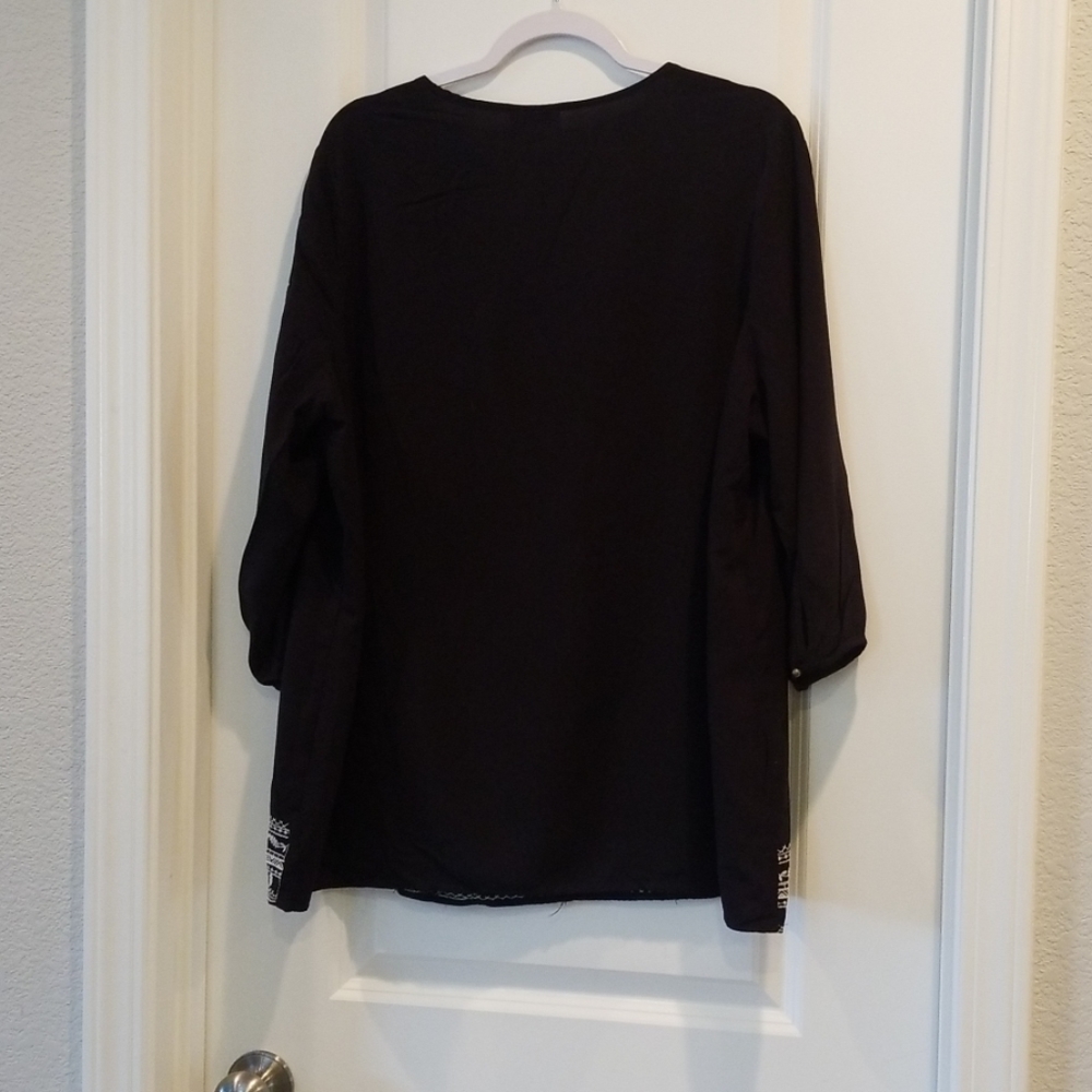 🌻Beautiful plus size blouse🌻 - Picture 4 of 4